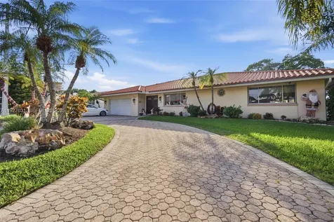713 Diplomat Parkway Hallandale Beach FL 33009