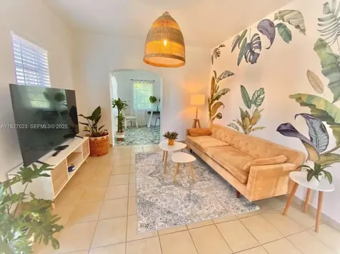 1872 SW 9th Street Miami FL 33135