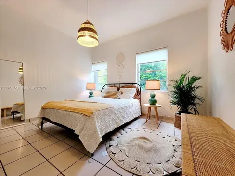 1872 SW 9th Street Miami FL 33135
