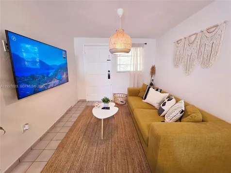 1872 SW 9th Street Miami FL 33135