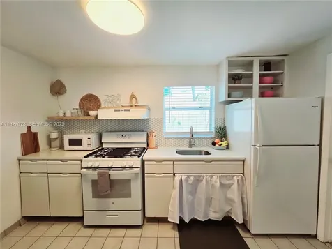 1872 SW 9th Street Miami FL 33135