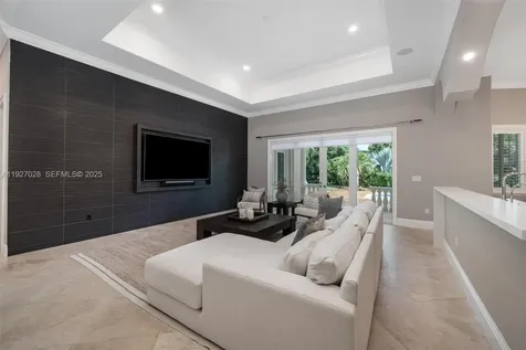 6890 SW 94th Street Pinecrest FL 33156