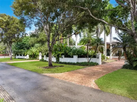 6890 SW 94th Street Pinecrest FL 33156