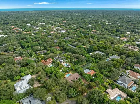 6890 SW 94th Street Pinecrest FL 33156