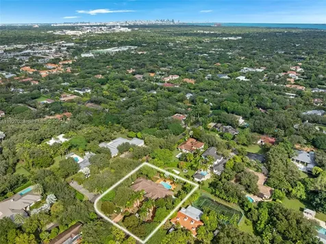 6890 SW 94th Street Pinecrest FL 33156
