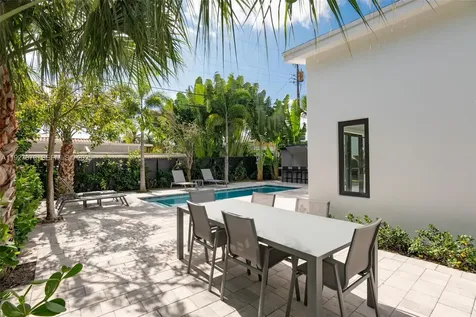 306 Plymouth Road West Palm Beach FL 33405