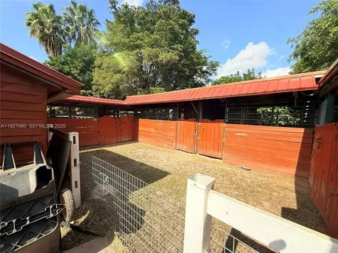 5877 SW 123rd Avenue Miami FL 33183
