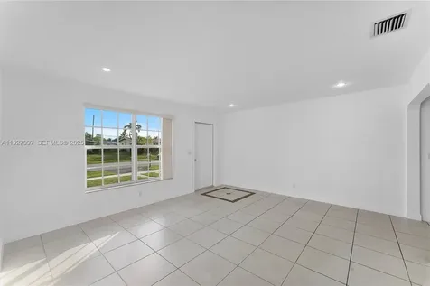 5511 SW 36th Court Davie FL 33314
