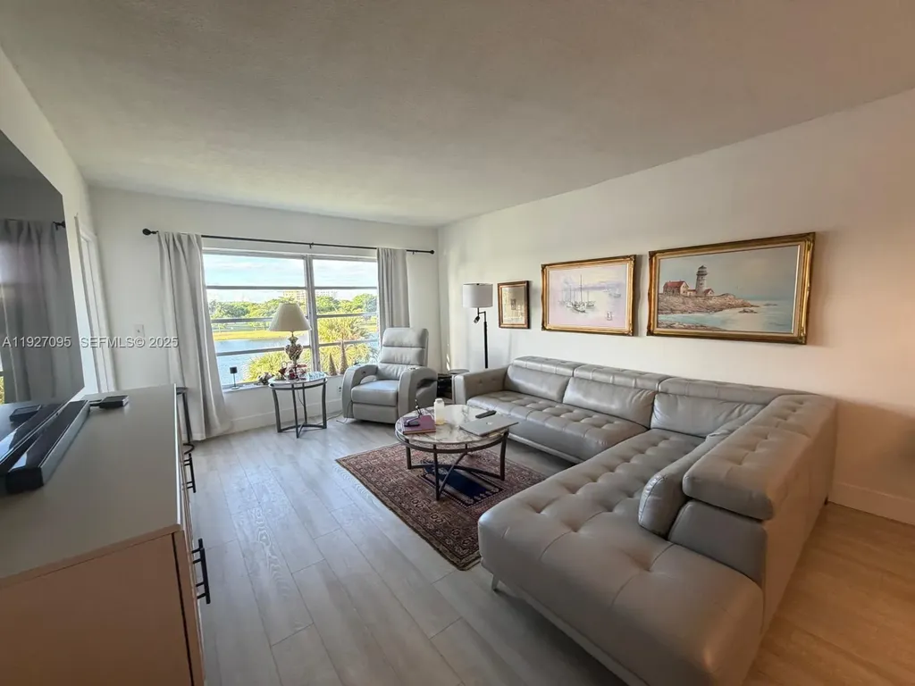 2801 N Palm Aire Drive Pompano Beach FL 33069