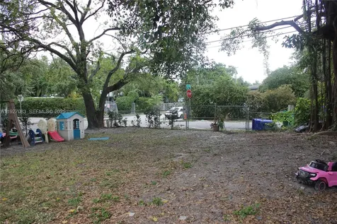 5573 NE 3rd Avenue Miami FL 33137