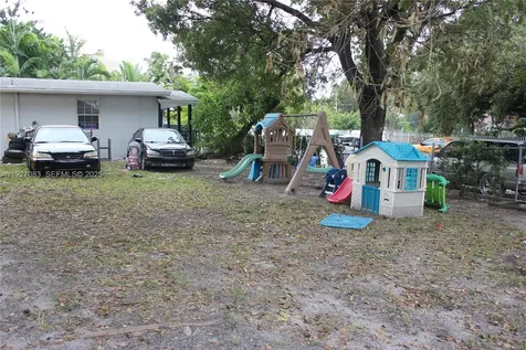 5573 NE 3rd Avenue Miami FL 33137