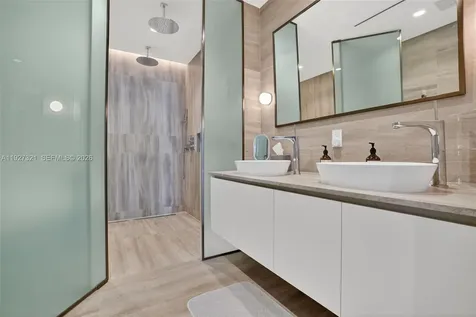 5775 Collins Avenue Miami Beach FL 33140