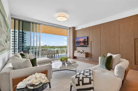 5775 Collins Avenue Miami Beach FL 33140