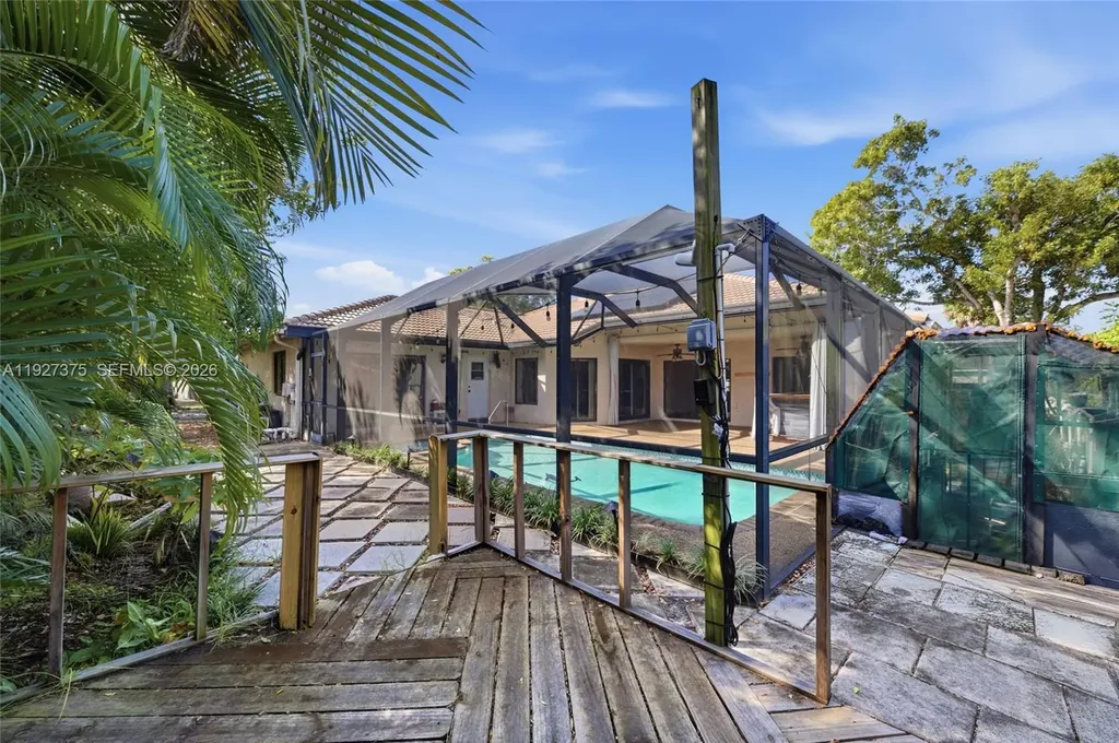 5197 NW 58th Terrace Coral Springs FL 33067