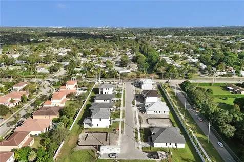 13023 Davie Oaks Drive Davie FL 33325
