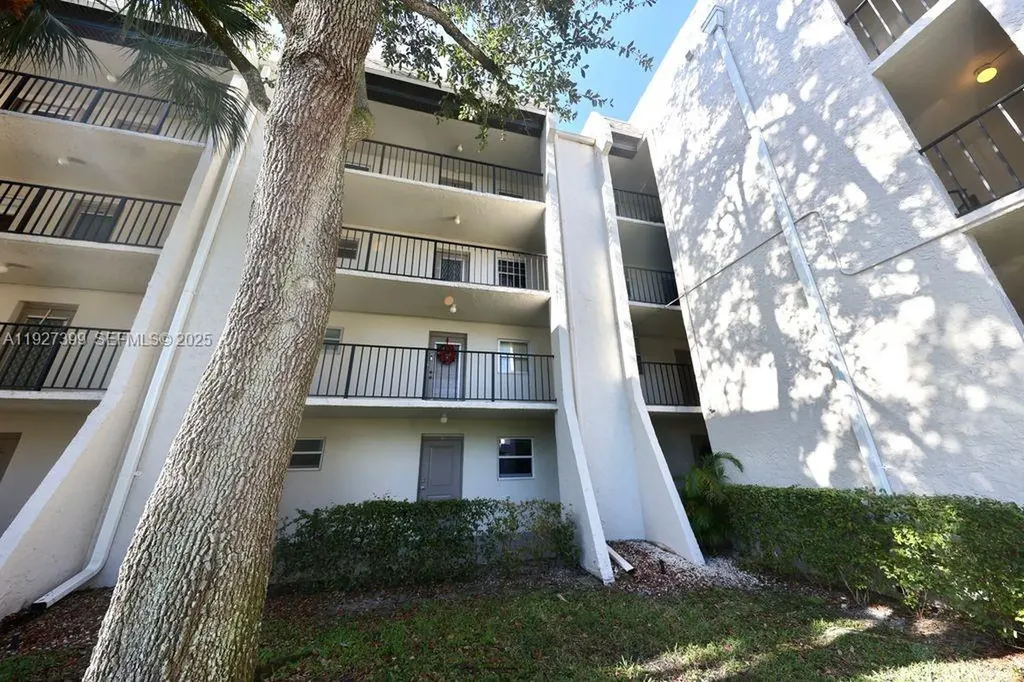 9450 Poinciana Place Davie FL 33324