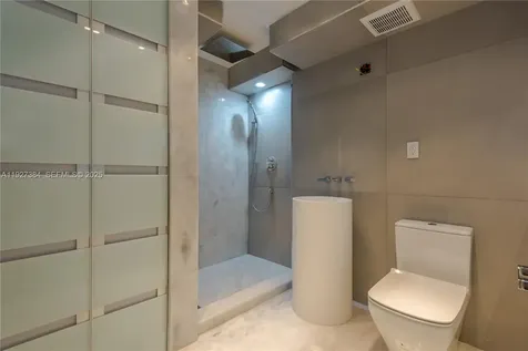 6423 Collins Avenue Miami Beach FL 33141
