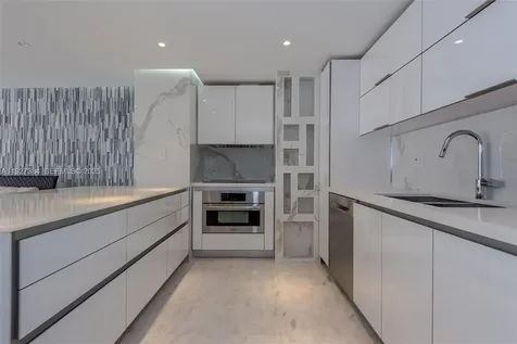6423 Collins Avenue Miami Beach FL 33141