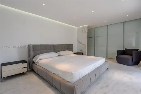 6423 Collins Avenue Miami Beach FL 33141