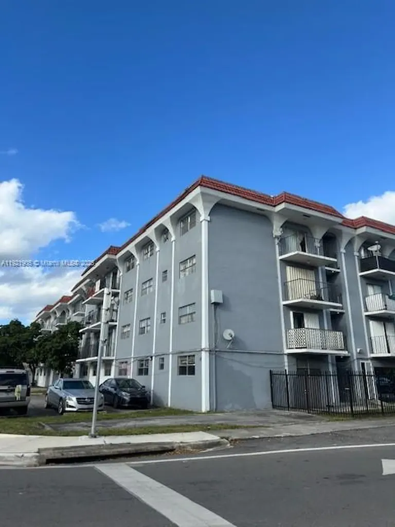 13725 NE 6th Avenue North Miami FL 33161
