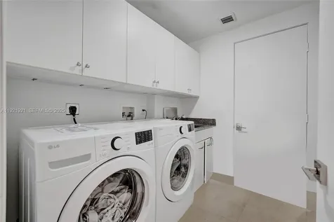 21200 Point Place Aventura FL 33180
