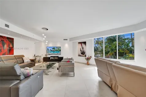 21200 Point Place Aventura FL 33180
