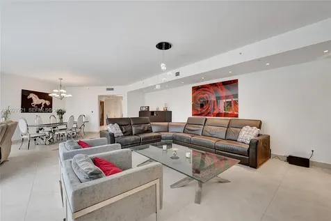 21200 Point Place Aventura FL 33180