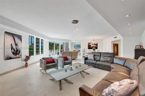 21200 Point Place Aventura FL 33180