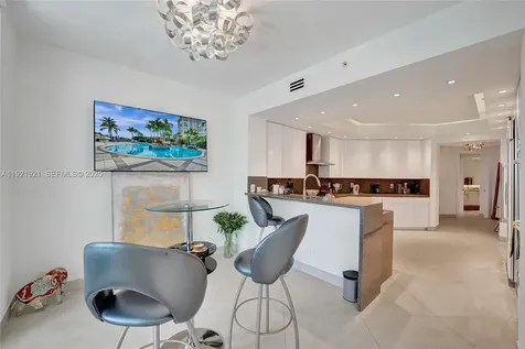 21200 Point Place Aventura FL 33180