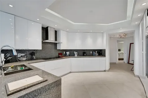 21200 Point Place Aventura FL 33180
