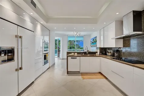 21200 Point Place Aventura FL 33180