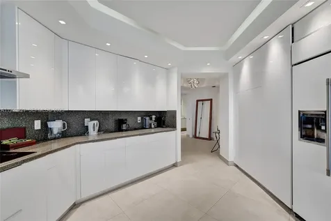 21200 Point Place Aventura FL 33180