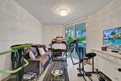 21200 Point Place Aventura FL 33180