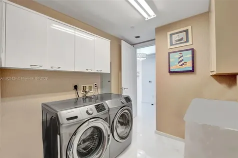 15811 Collins Avenue Sunny Isles Beach FL 33160