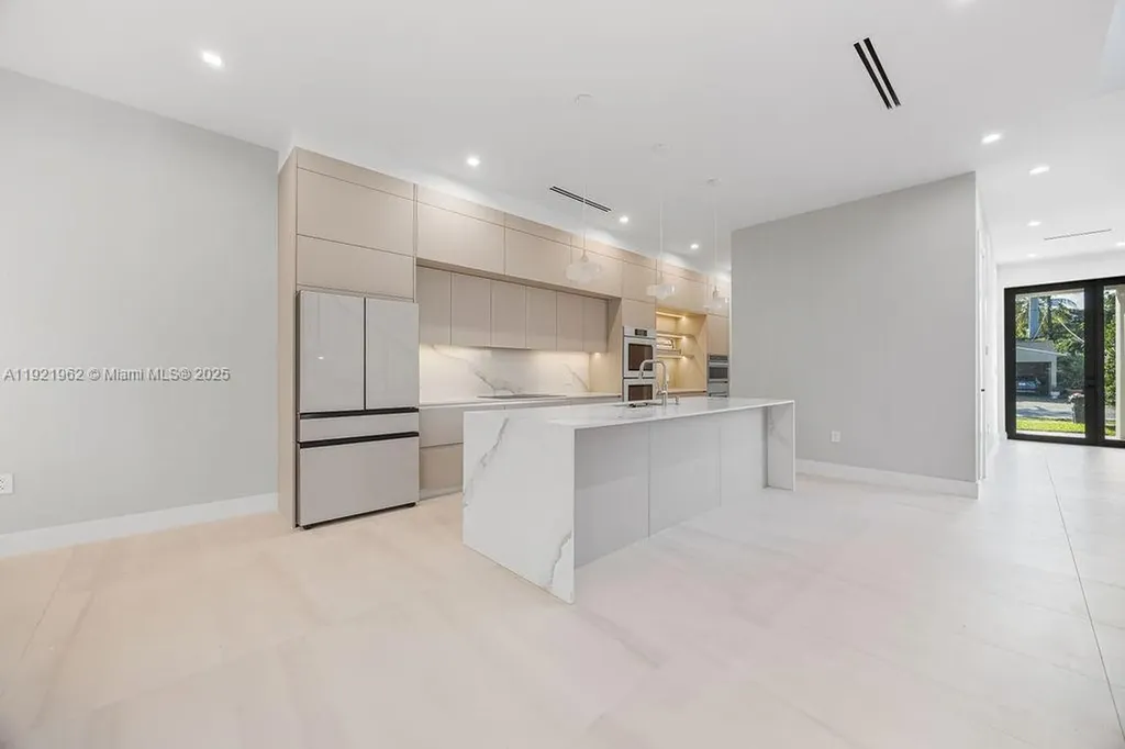 1222 NE 13th Avenue Fort Lauderdale FL 33304