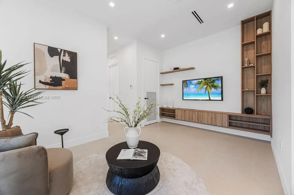 1222 NE 13th Avenue Fort Lauderdale FL 33304