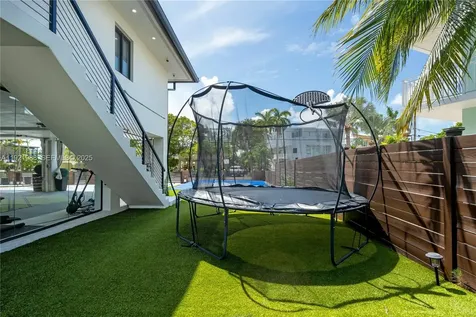 32 N Bounty Lane Key Largo FL 33037
