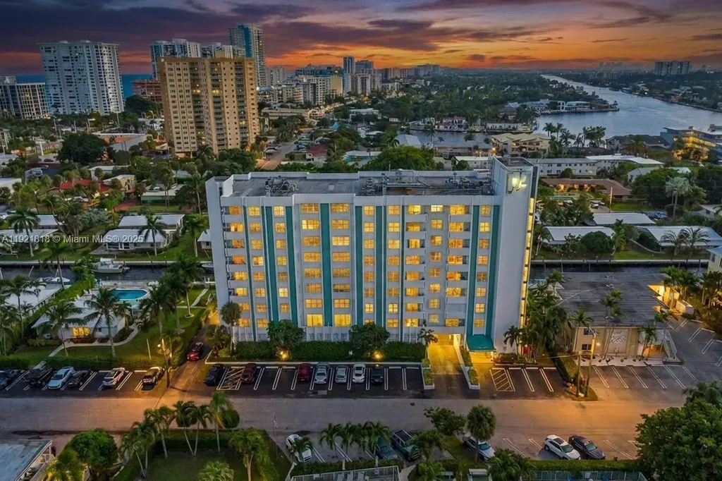 3210 SE 10th Street Pompano Beach FL 33062