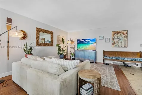 3210 SE 10th Street Pompano Beach FL 33062