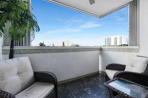 3210 SE 10th Street Pompano Beach FL 33062