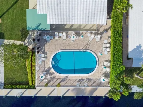 3210 SE 10th Street Pompano Beach FL 33062