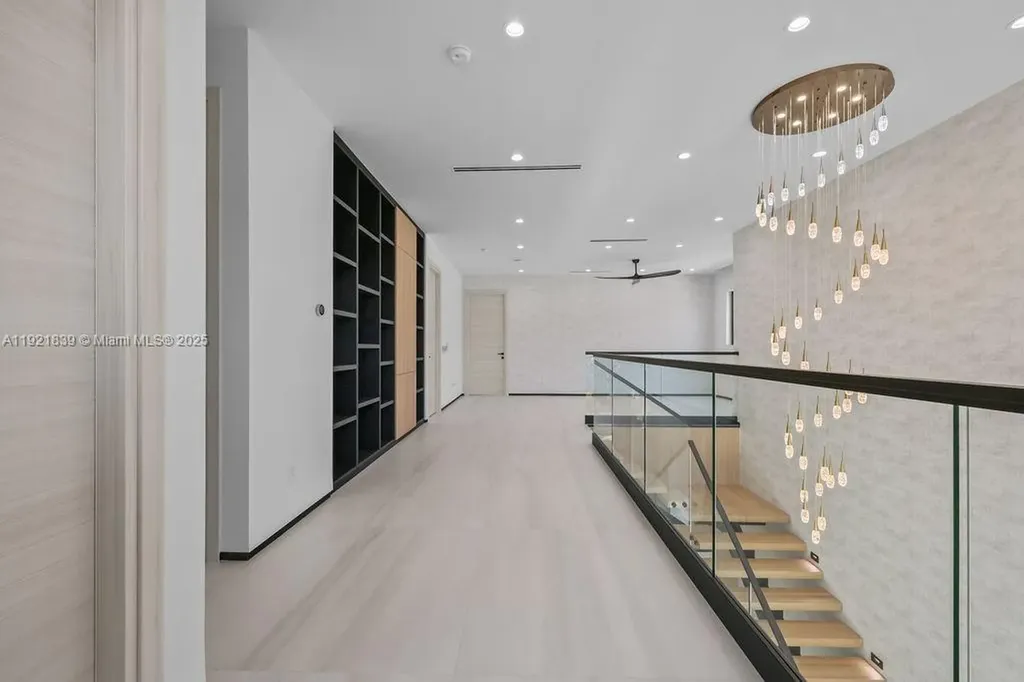 618 NE 17th Way Fort Lauderdale FL 33304