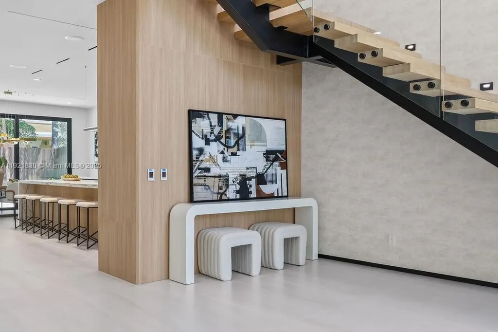 618 NE 17th Way Fort Lauderdale FL 33304