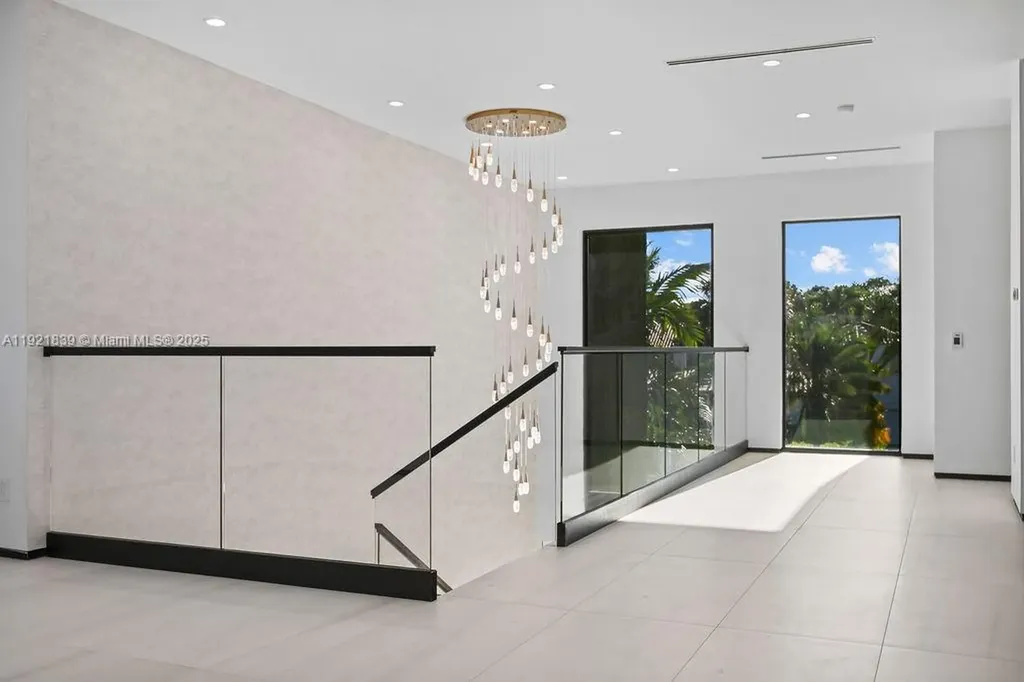 618 NE 17th Way Fort Lauderdale FL 33304