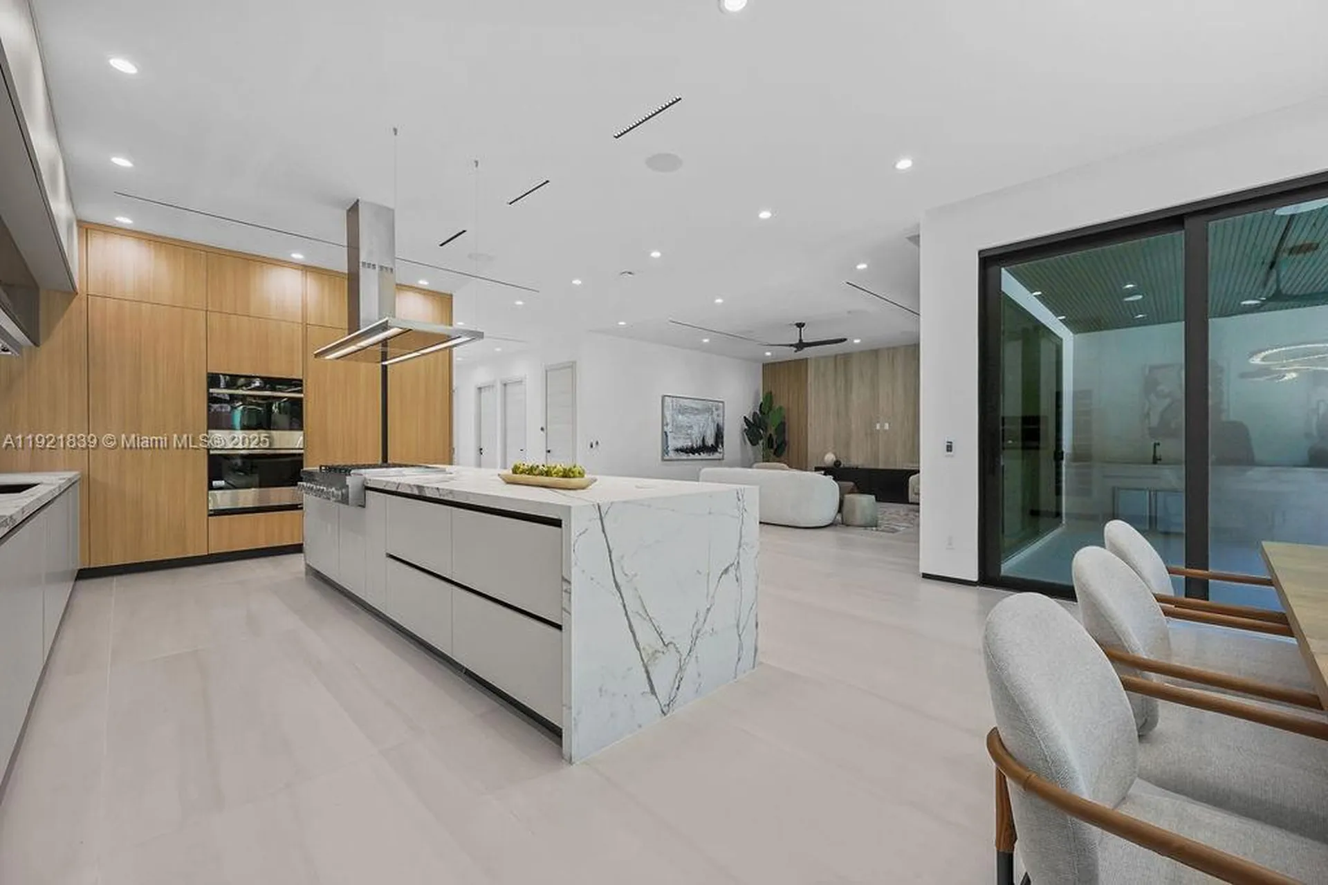 618 NE 17th Way Fort Lauderdale FL 33304