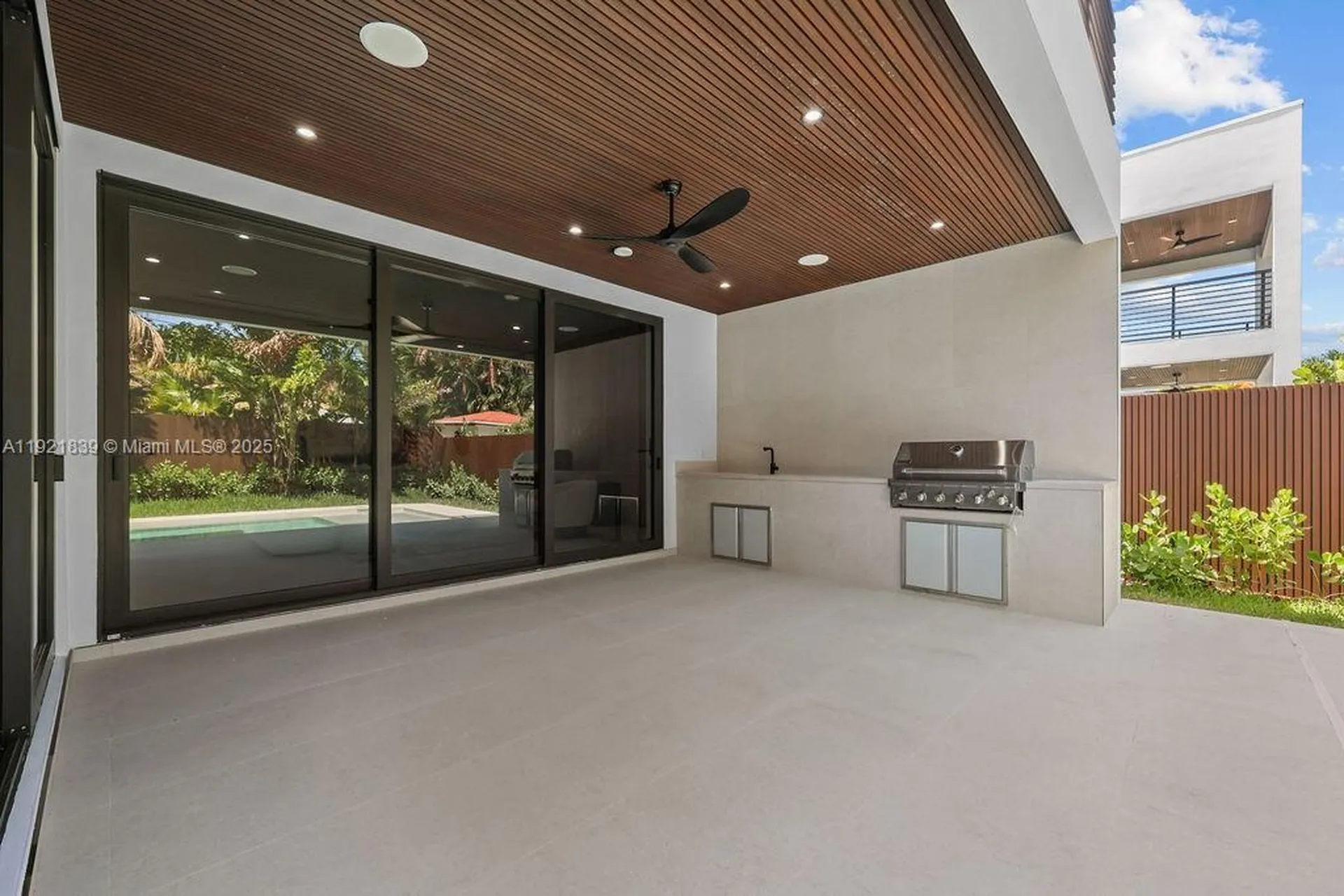 618 NE 17th Way Fort Lauderdale FL 33304