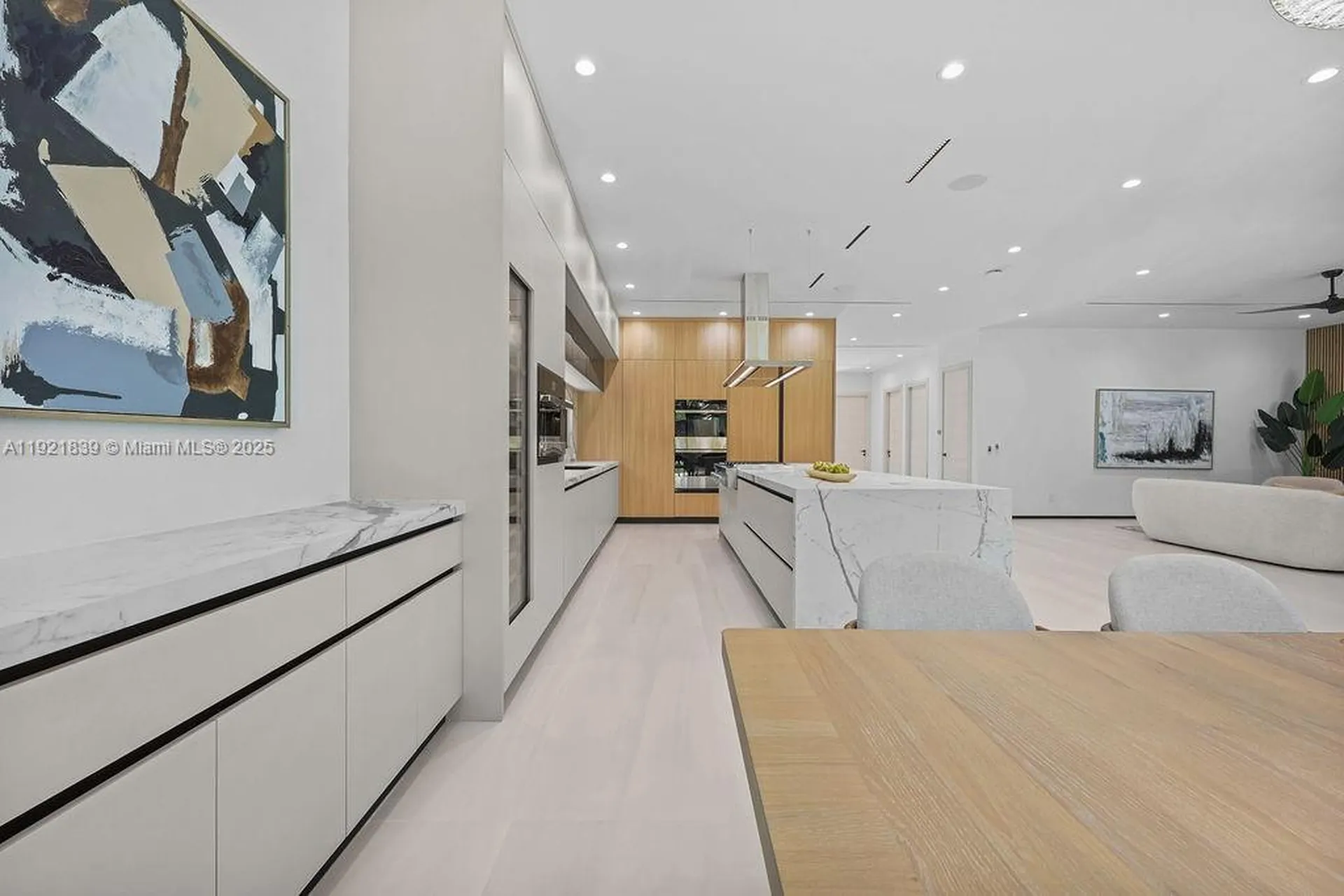 618 NE 17th Way Fort Lauderdale FL 33304