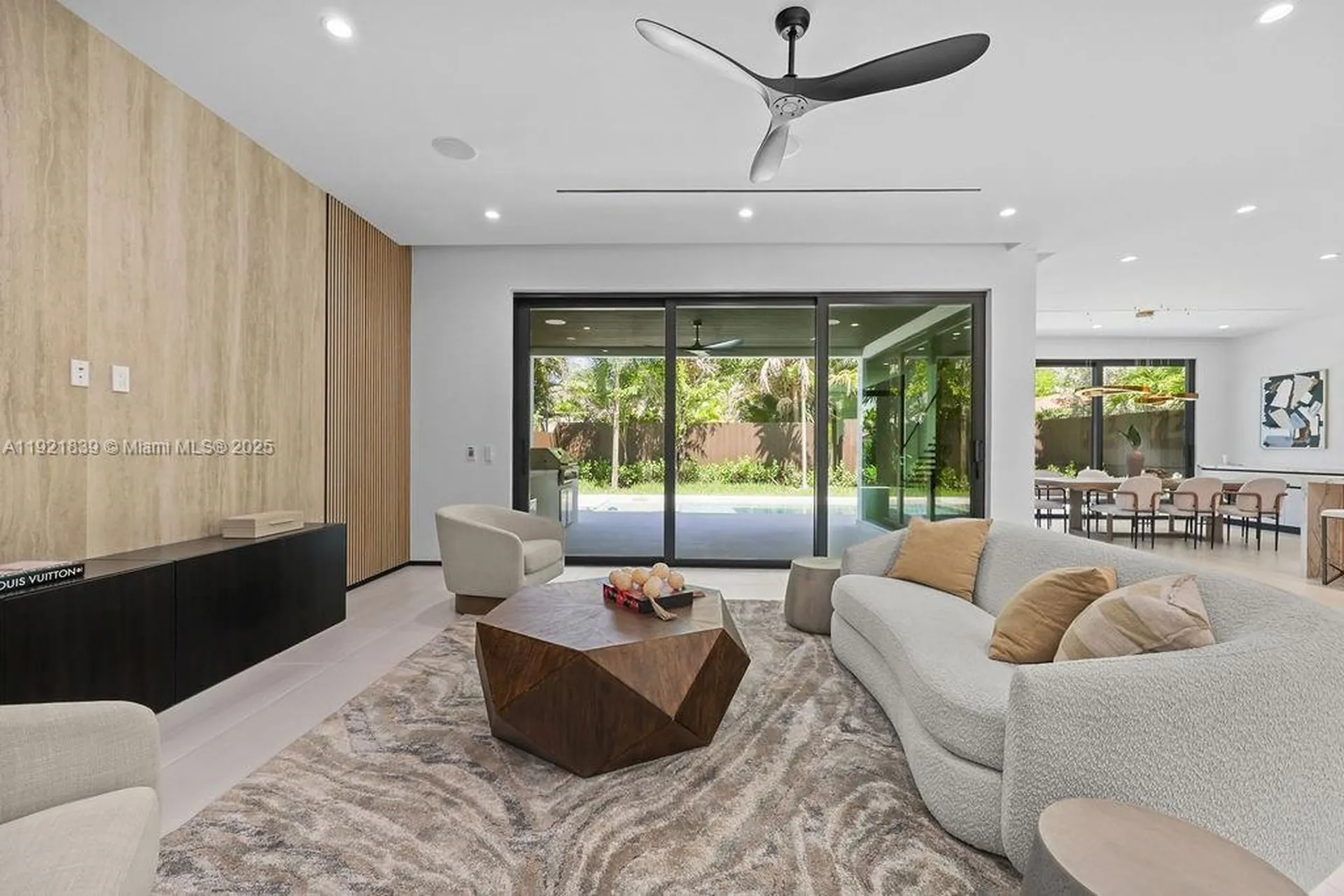 618 NE 17th Way Fort Lauderdale FL 33304