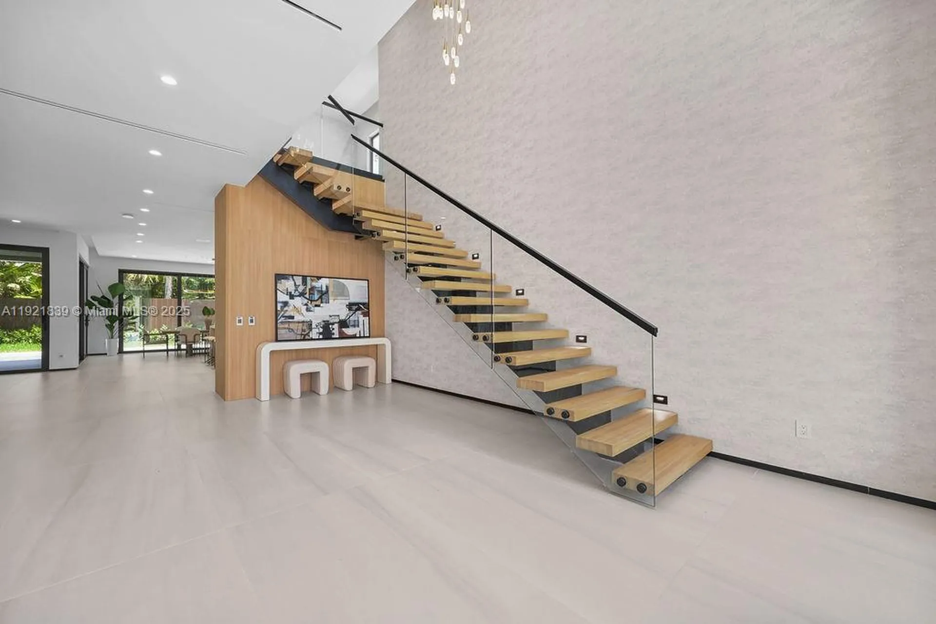 618 NE 17th Way Fort Lauderdale FL 33304