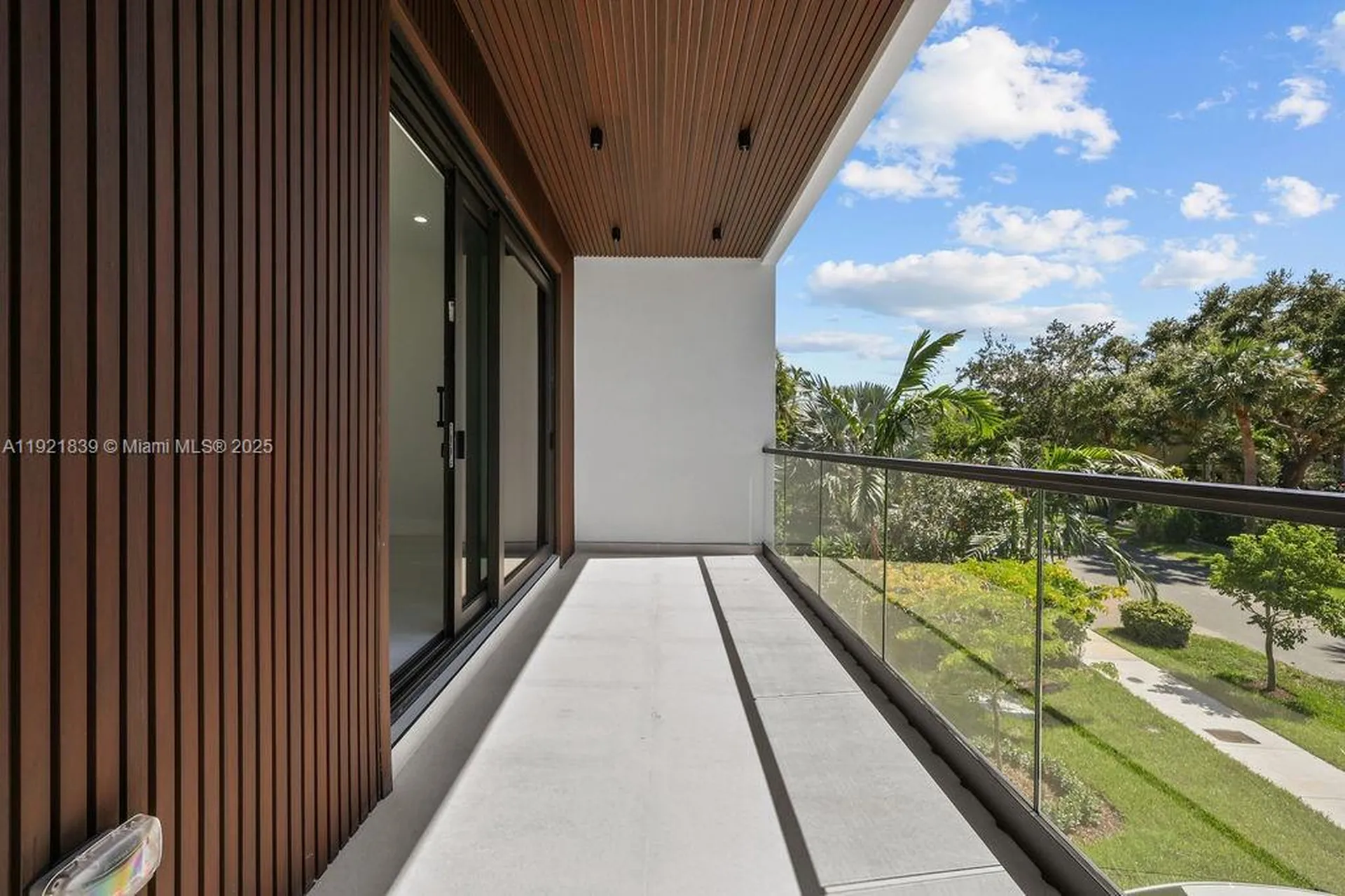 618 NE 17th Way Fort Lauderdale FL 33304